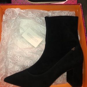BNIB Tory Burch Penelope Booties 9